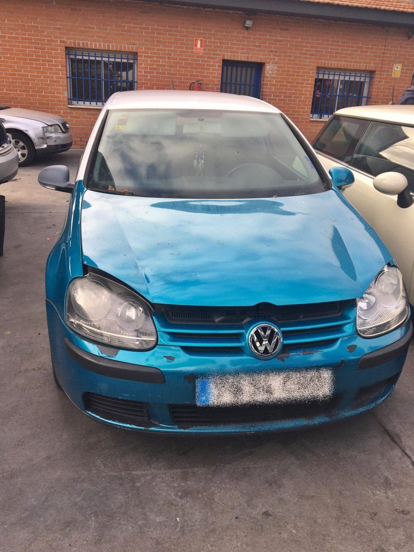 VOLKSWAGEN GOLF V